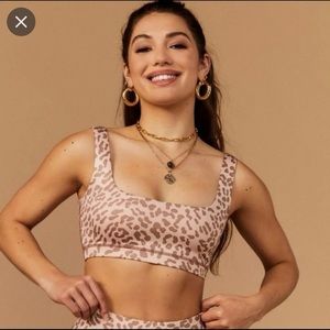 TAN LINES Womens Leopard Sports Bra Sivan Ayla